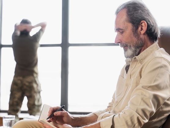 Jak skutecznie wspierać osoby uzależnione w domu: praktyczne wskazówki i strategie